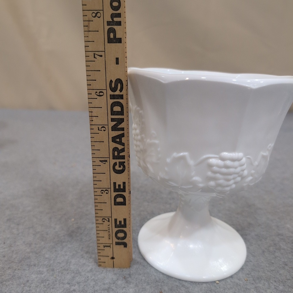 Vintage White Milk Glass Harvest Grape Pedestal Goblet Scalloped Rim - Picture 5 of 8